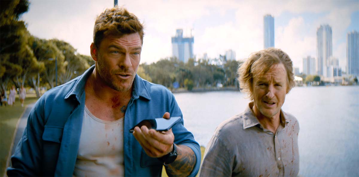 runner, alan ritchson, reacher